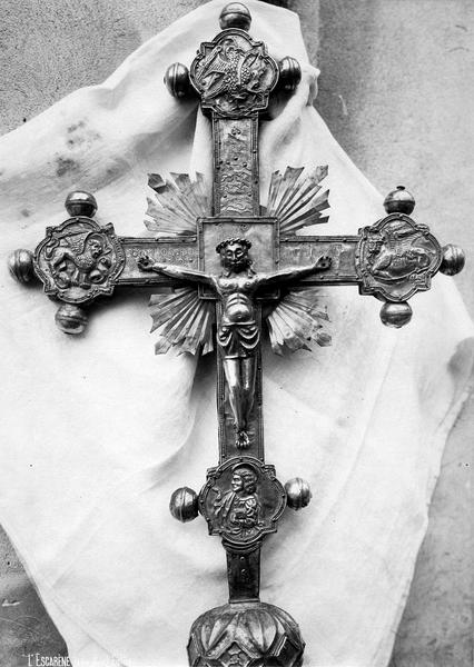 croix de procession, vue générale - © Ministère de la Culture (France), Médiathèque du patrimoine et de la photographie (objets mobiliers), tous droits réservés