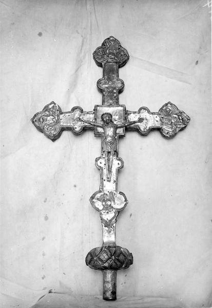 Croix de procession, vue générale