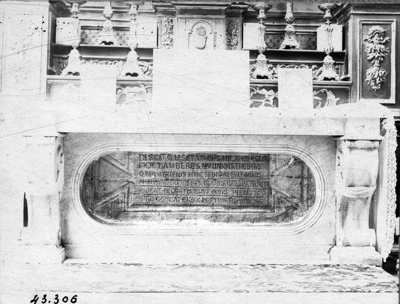 monument funéraire de saint Lambert, évêque de Vence, vue générale - © Ministère de la Culture (France), Médiathèque du patrimoine et de la photographie (objets mobiliers), tous droits réservés