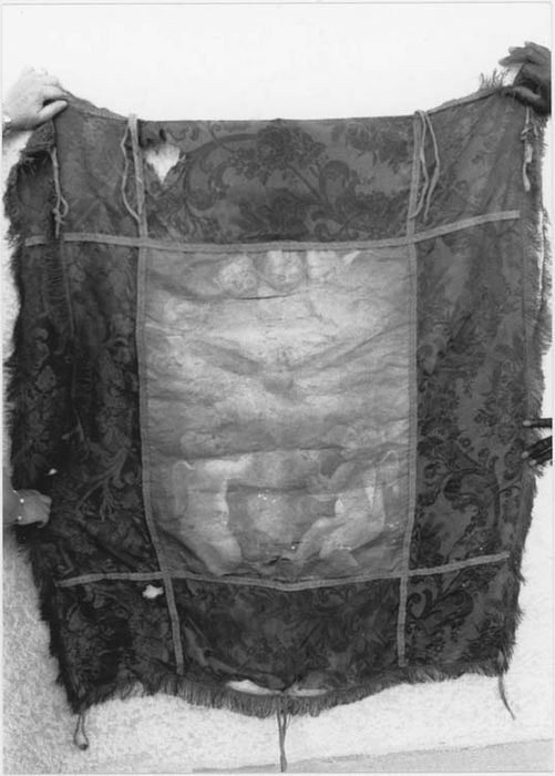 bannière de procession, vue partielle : Saint Esprit