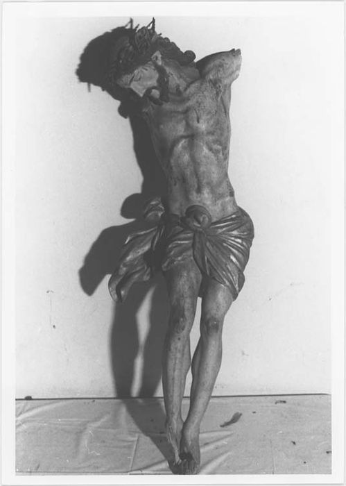 statuette : élément de Christ en croix, vue générale - © Ministère de la Culture (France), Médiathèque du patrimoine et de la photographie, diffusion RMN-GP