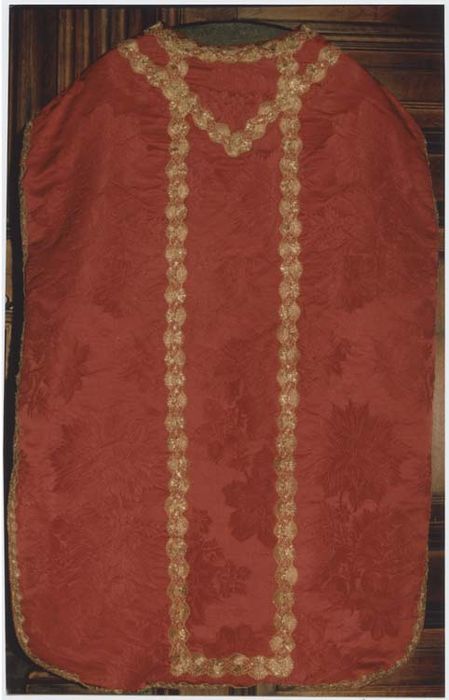 chasuble (ornement rouge), vue générale - © Ministère de la Culture (France), Médiathèque du patrimoine et de la photographie, diffusion RMN-GP