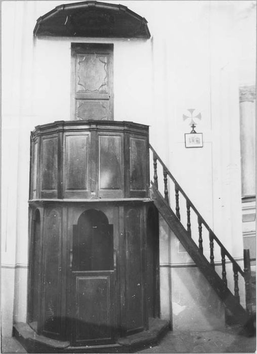 chaire à prêcher et confessionnal, vue générale - © Ministère de la Culture (France), Médiathèque du patrimoine et de la photographie, diffusion RMN-GP