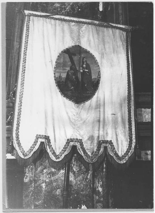 bannière de procession : l'Invention de la sainte Croix, vue générale - © Ministère de la Culture (France), Médiathèque du patrimoine et de la photographie, diffusion RMN-GP