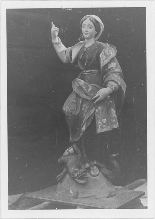 Statue : Sainte Marguerite, vue générale