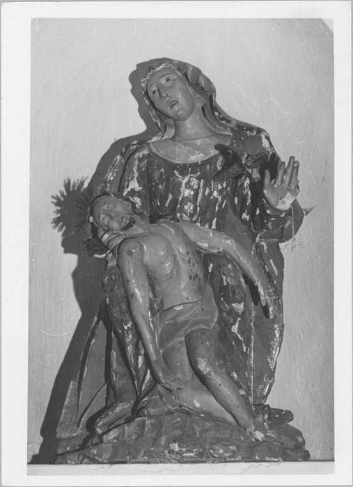 statue (petite nature) : Vierge de pitié, vue générale