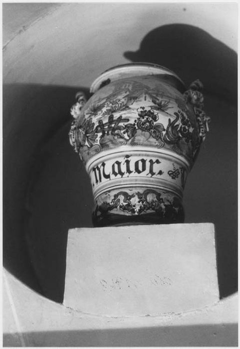 Vase de pharmacie, vue générale