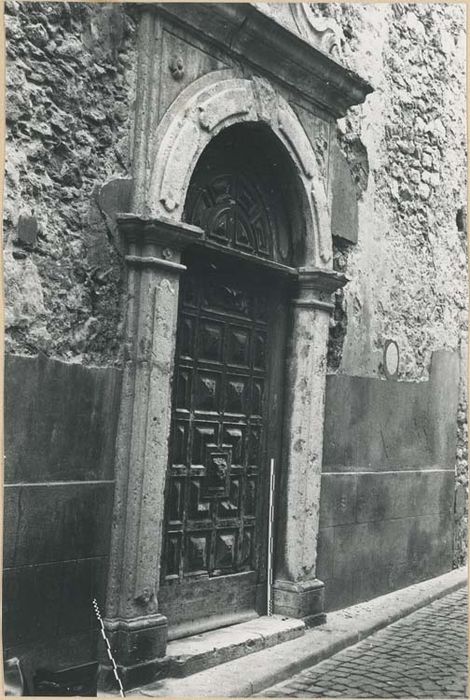 vantail de la porte d'entrée - © Ministère de la Culture (France), Médiathèque du patrimoine et de la photographie, diffusion GrandPalaisRmn Photo