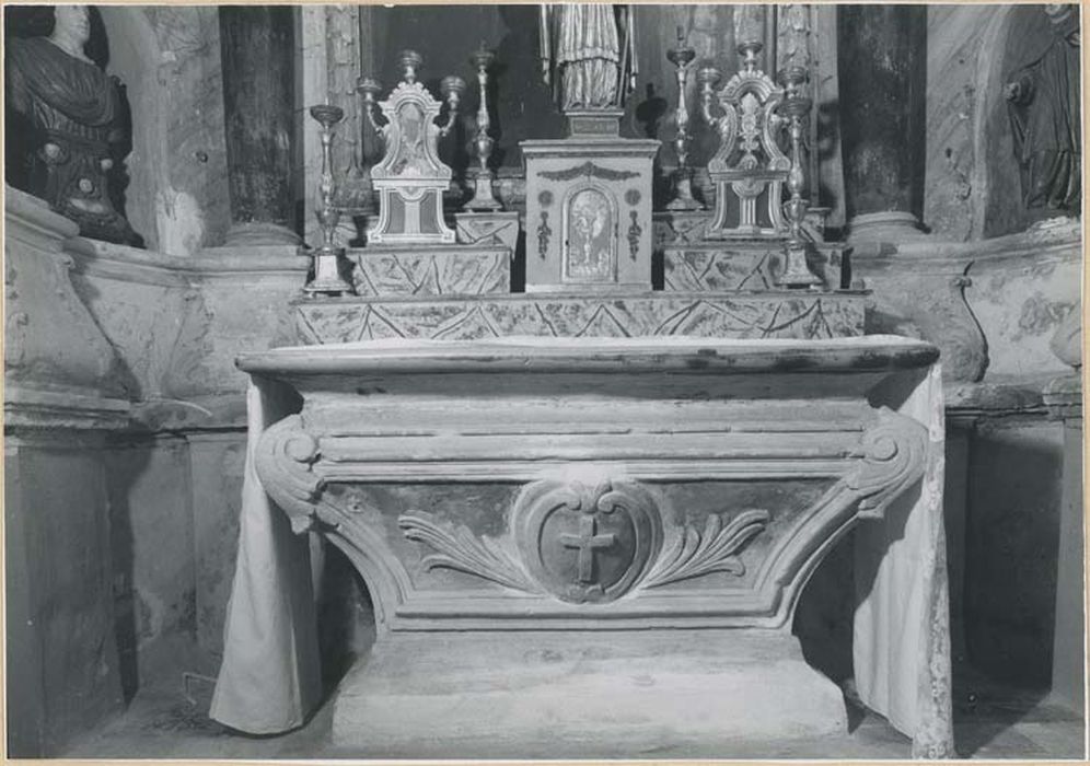 autel et retable de la chapelle Saint-Claude, statues, tableau : Saint Claude, saint Maur et saint Crépin - © Ministère de la Culture (France), Médiathèque du patrimoine et de la photographie, diffusion GrandPalaisRmn Photo