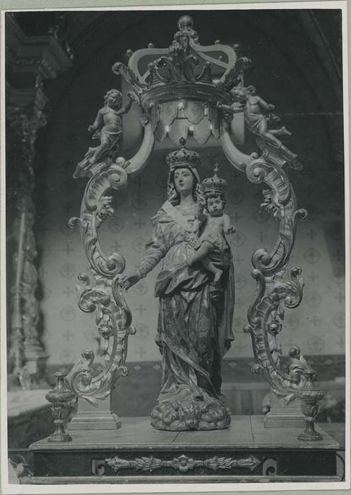 Chaise et statue de procession : Vierge