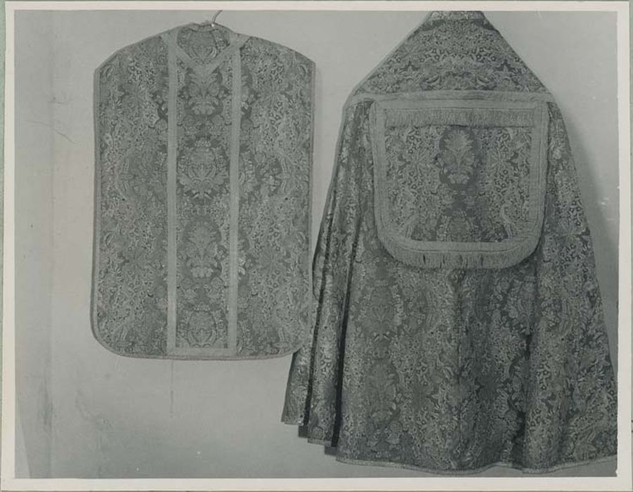 Chasuble, dalmatique, chape (ornement)