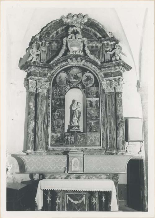 Autel et retable de Notre-Dame-du-Rosaire, statue : Vierge à l'Enfant, tableau : les Mystères du rosaire