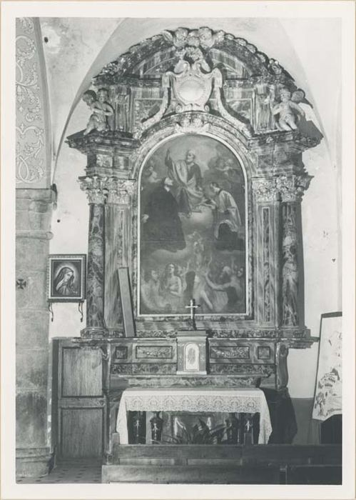 autel, retable, tableau : Saint Louis de Gonzague et saint Nicolas de Tolentino intercédant auprès de saint pierre pour les âmes du Purgatoire - © Ministère de la Culture (France), Médiathèque du patrimoine et de la photographie, diffusion GrandPalaisRmn Photo