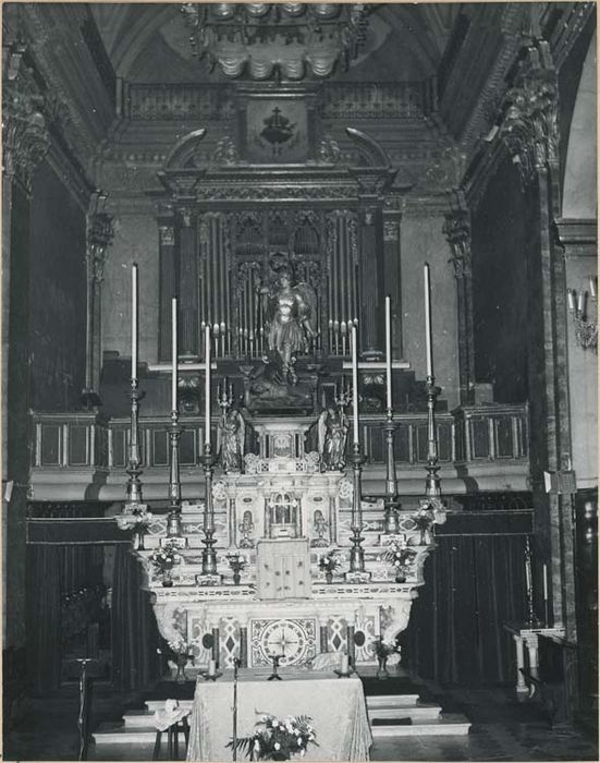 autel, gradins d'autel, tabernacle (maître-autel)