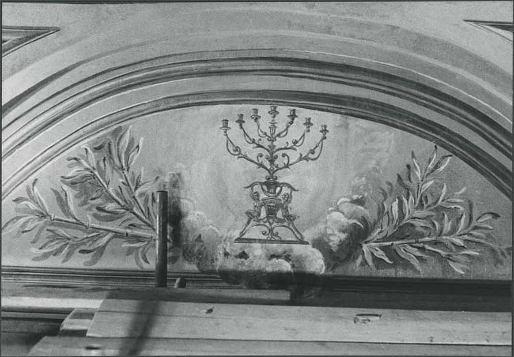 chapelle des fonts baptismaux : autel, retable, groupe sculpté : le Baptême du Christ, rampes d'appui de l'escalier (2), clôture de chapelle