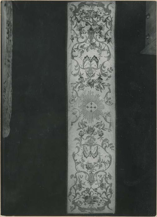 chasuble, voile huméral, étole, manipule, voile de calice, bourse - © Ministère de la Culture (France), Médiathèque du patrimoine et de la photographie, diffusion GrandPalaisRmn Photo