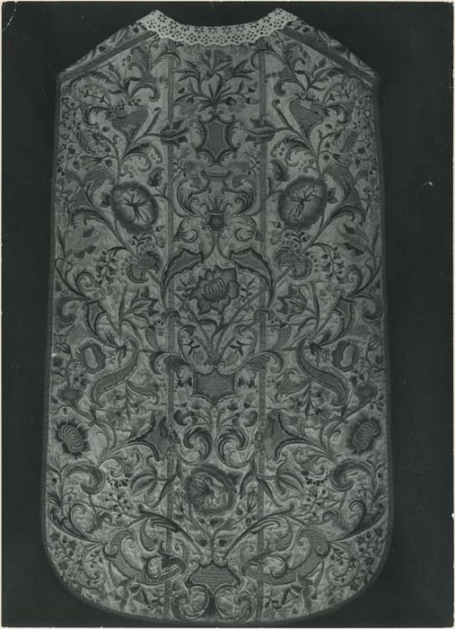 chasuble, étole, manipule, voile, bourse