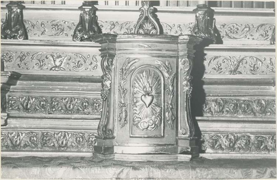 autel de la chapelle de la Vierge, tabernacle, 4 gradins d'autel, devant d'autel - © Ministère de la Culture (France), Médiathèque du patrimoine et de la photographie, diffusion GrandPalaisRmn Photo