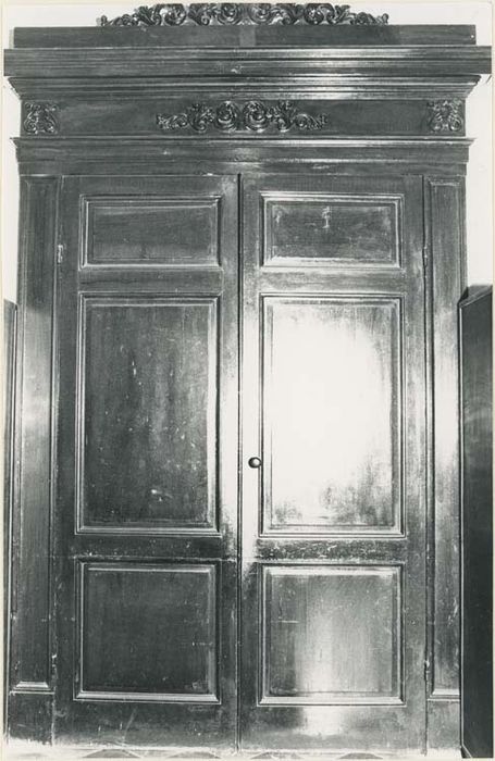 porte et 2 vantaux d'un placard de la sacristie - © Ministère de la Culture (France), Médiathèque du patrimoine et de la photographie, diffusion GrandPalaisRmn Photo