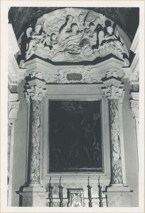 autel retable de la chapelle Saint-Julien, tableau : Saint Julien entre saint Jean-Baptiste et l'ange Raphaël