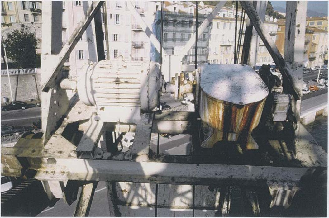 machine à lever : grue Applevage électrique n°14