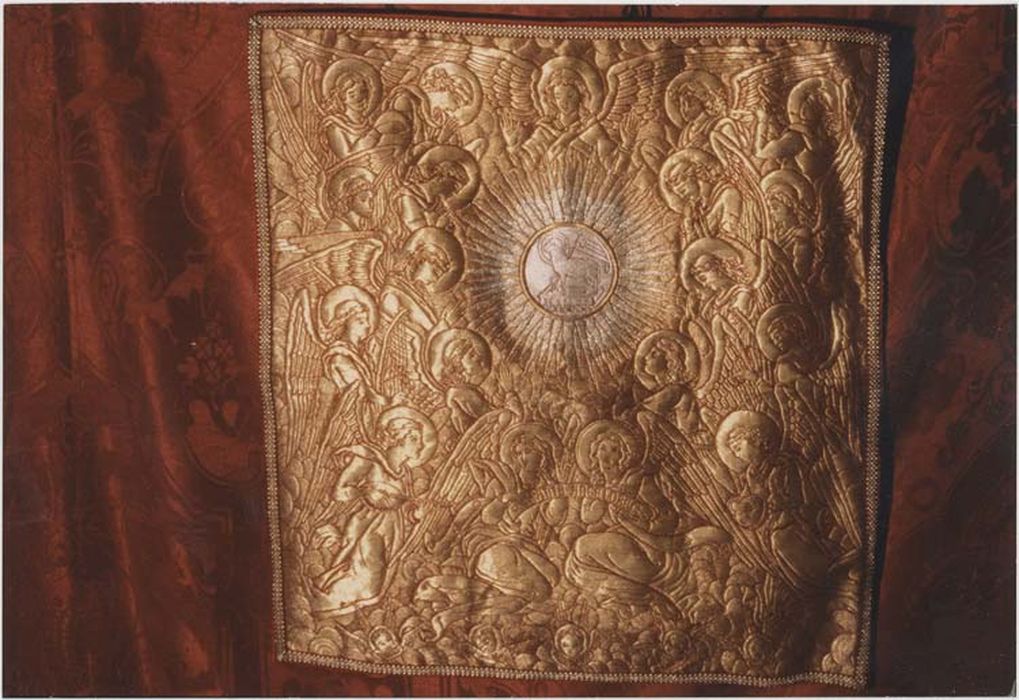 chasuble et 4 accessoires