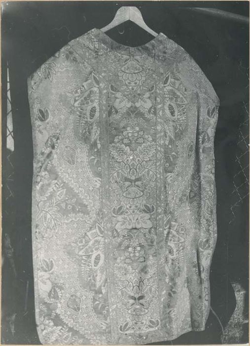 Chasuble, étole, manipule, voile de calice, bourse (ornement)