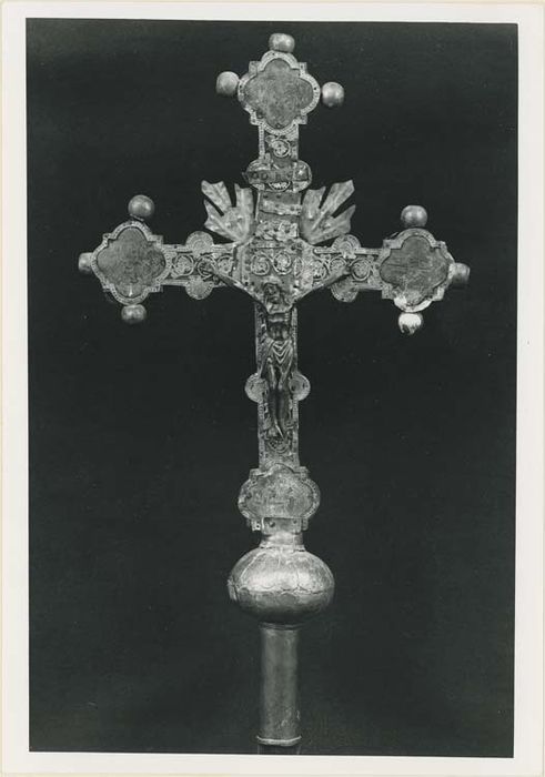 2 croix de procession