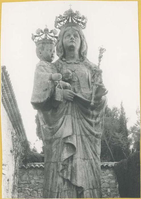 statue : Vierge à l'Enfant