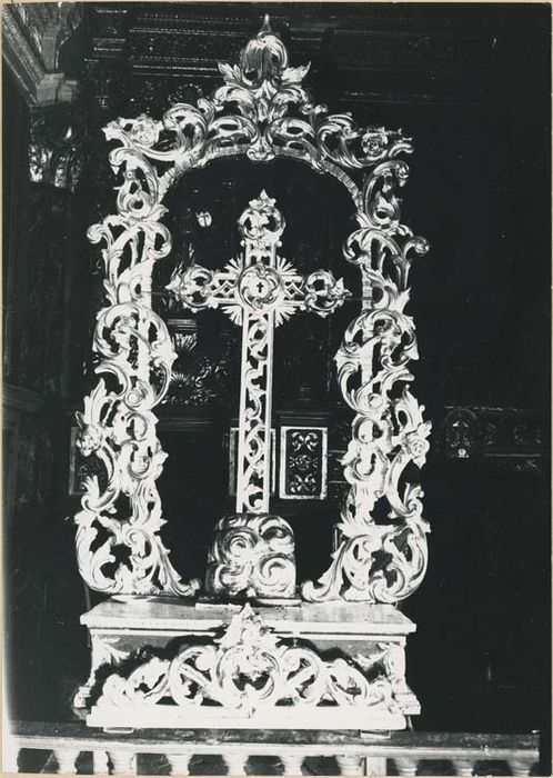 croix de procession, avec socle et dais (sedia) - © Ministère de la Culture (France), Médiathèque du patrimoine et de la photographie, diffusion GrandPalaisRmn Photo