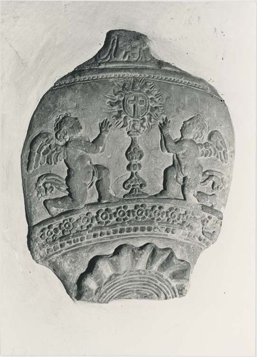 bas-relief : Deux anges adorant le saint sacrement - © Ministère de la Culture (France), Médiathèque du patrimoine et de la photographie, diffusion GrandPalaisRmn Photo