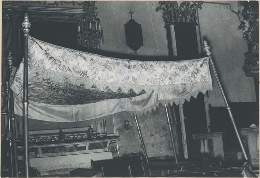 chape, chasuble, 2 dalmatiques, dais de procession, exposition (ornement) - © Ministère de la Culture (France), Médiathèque du patrimoine et de la photographie, diffusion GrandPalaisRmn Photo