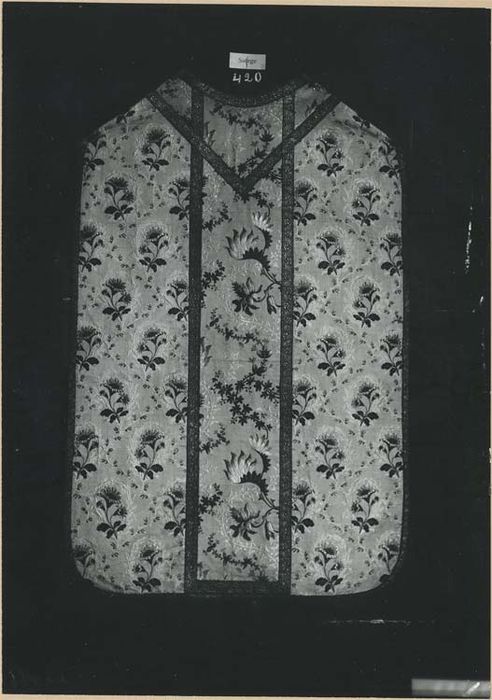 chape, chasuble, 2 dalmatiques, dais de procession, exposition (ornement) - © Ministère de la Culture (France), Médiathèque du patrimoine et de la photographie, diffusion GrandPalaisRmn Photo