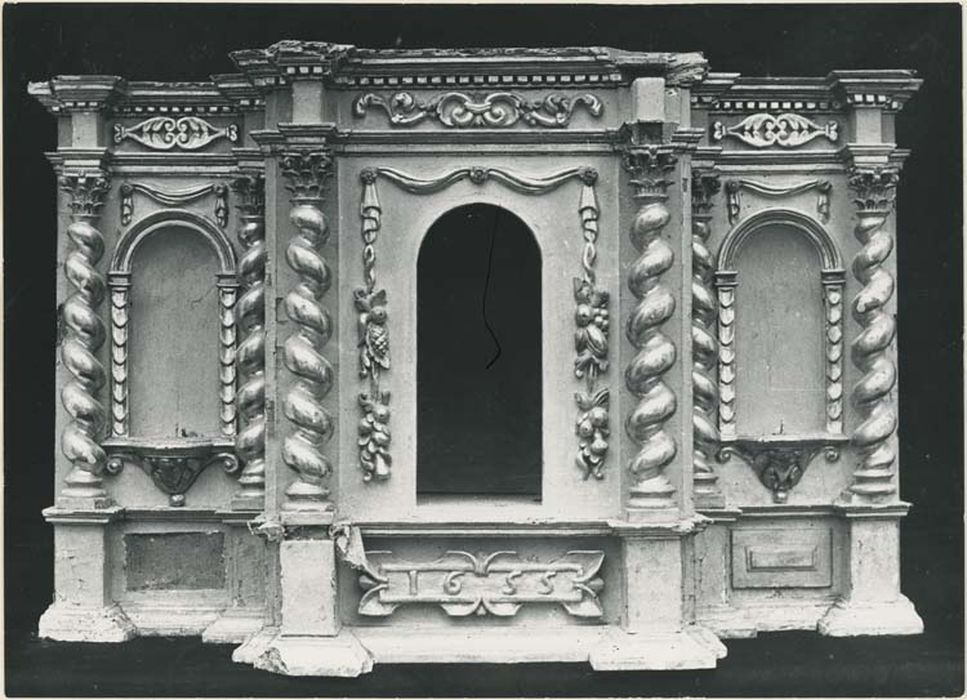 tabernacle, statuette : Sainte Claire, groupe sculpté : Saint Dominique avec un chien couché - © Ministère de la Culture (France), Médiathèque du patrimoine et de la photographie, diffusion GrandPalaisRmn Photo