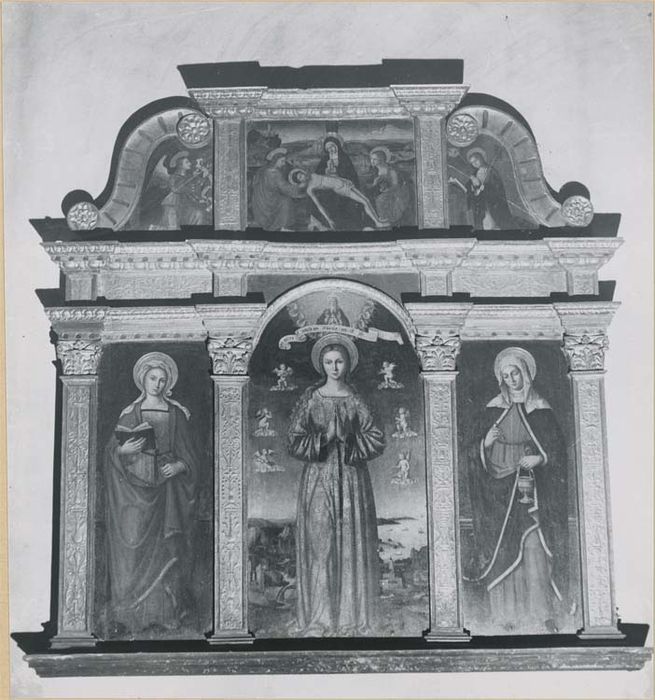 retable, tableaux : la Vierge de Pitié, entre saint Jean et sainte Madeleine, l'Annonciation et la Vierge immaculée