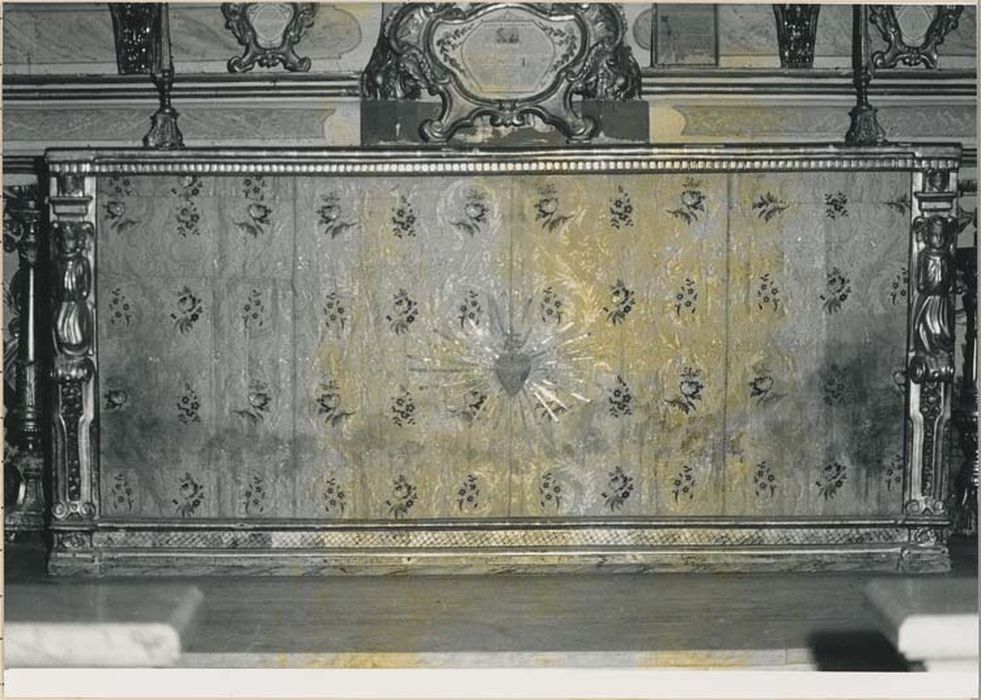 ensemble du mobilier de l'autel