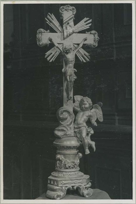 crucifix du maître-autel - © Ministère de la Culture (France), Médiathèque du patrimoine et de la photographie, diffusion GrandPalaisRmn Photo