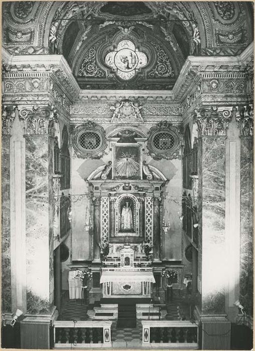 autel, retable, tabernacle, statue : Vierge à l'Enfant dite Notre-Dame-de-Laghet (maître-autel) - © Ministère de la Culture (France), Médiathèque du patrimoine et de la photographie, diffusion GrandPalaisRmn Photo