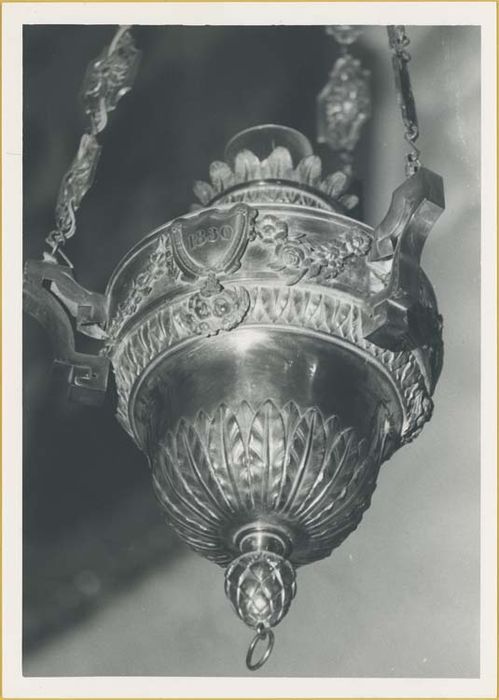 lampe de sanctuaire avec console de suspension - © Ministère de la Culture (France), Médiathèque du patrimoine et de la photographie, diffusion GrandPalaisRmn Photo