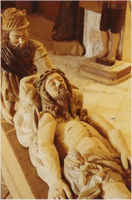 Statue : Christ de la Mise au tombeau