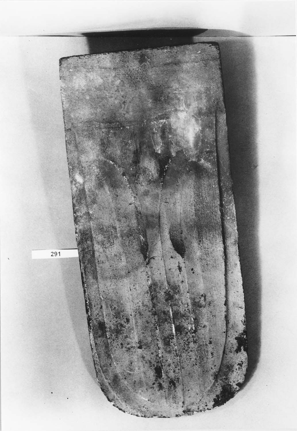 Tuile alsacienne à pureau arrondi à tenon, deuxième modèle