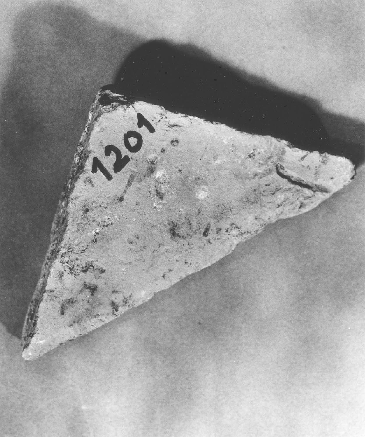 Élément ancien de pavement, triangulaire