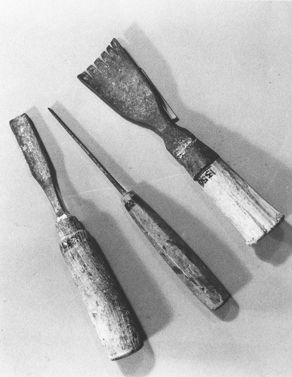 Gradine à manche à dents pointues, gouges méplates