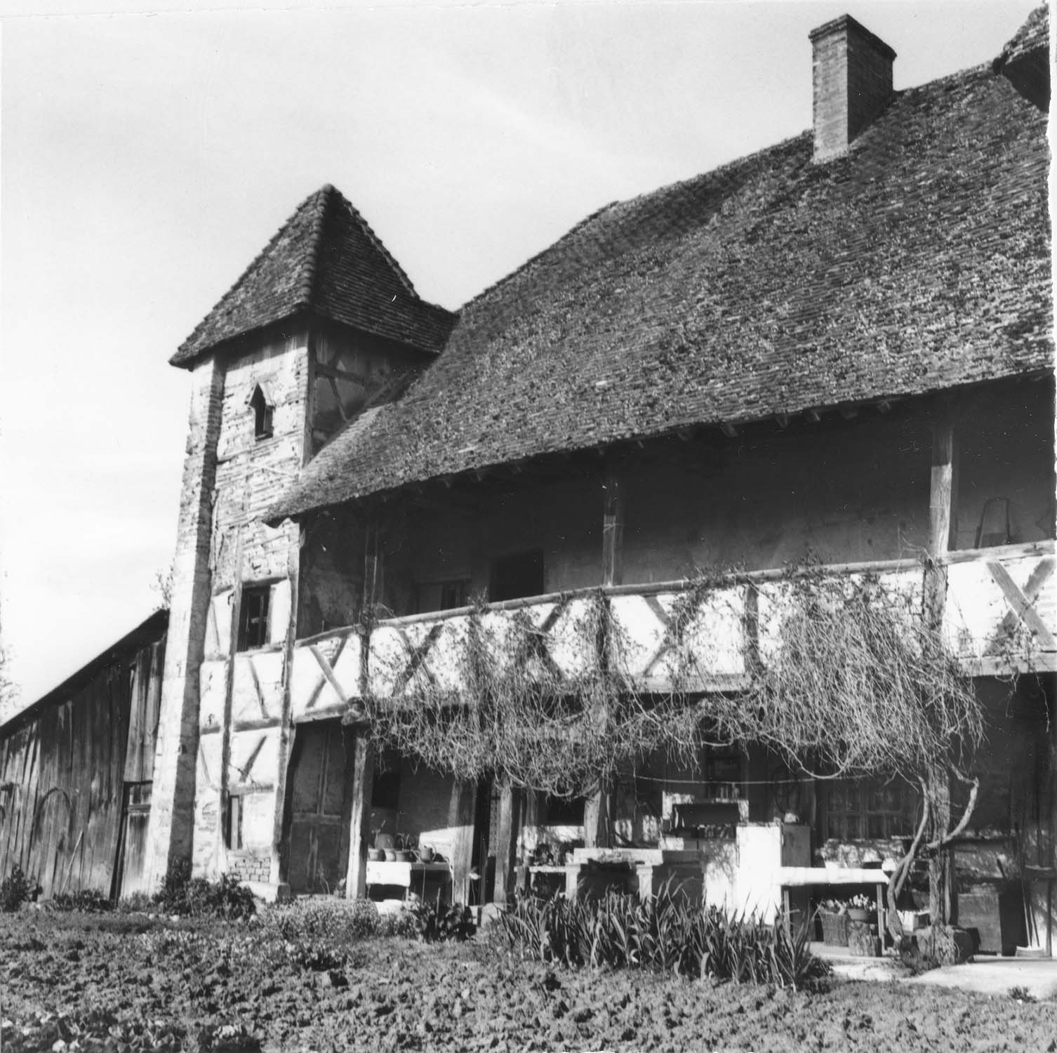 Façade est, partie sud ; construction à pans de bois