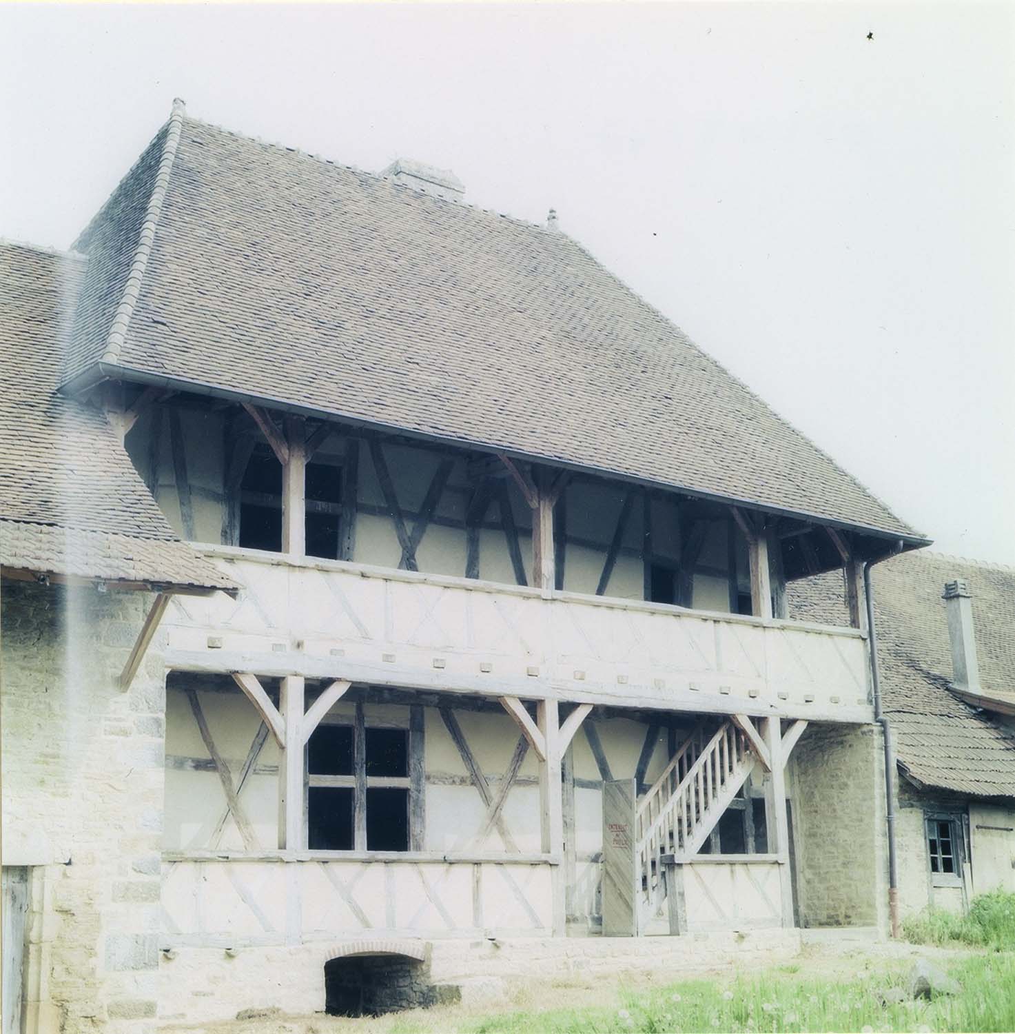 Façade ouest ; construction à pans de bois