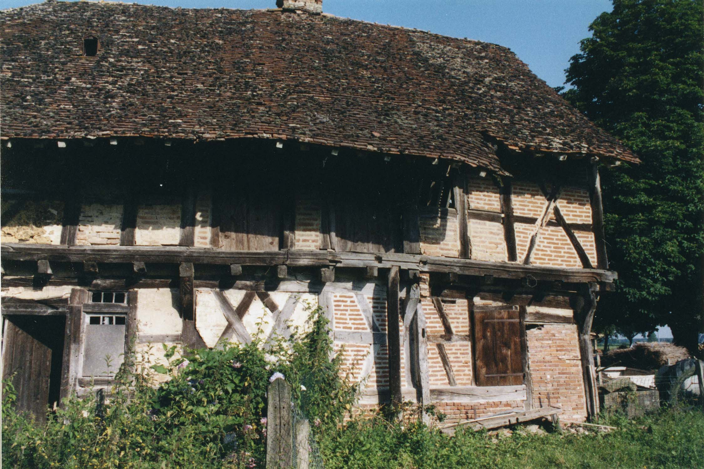 Façade est, partie nord ; construction à pans de bois
