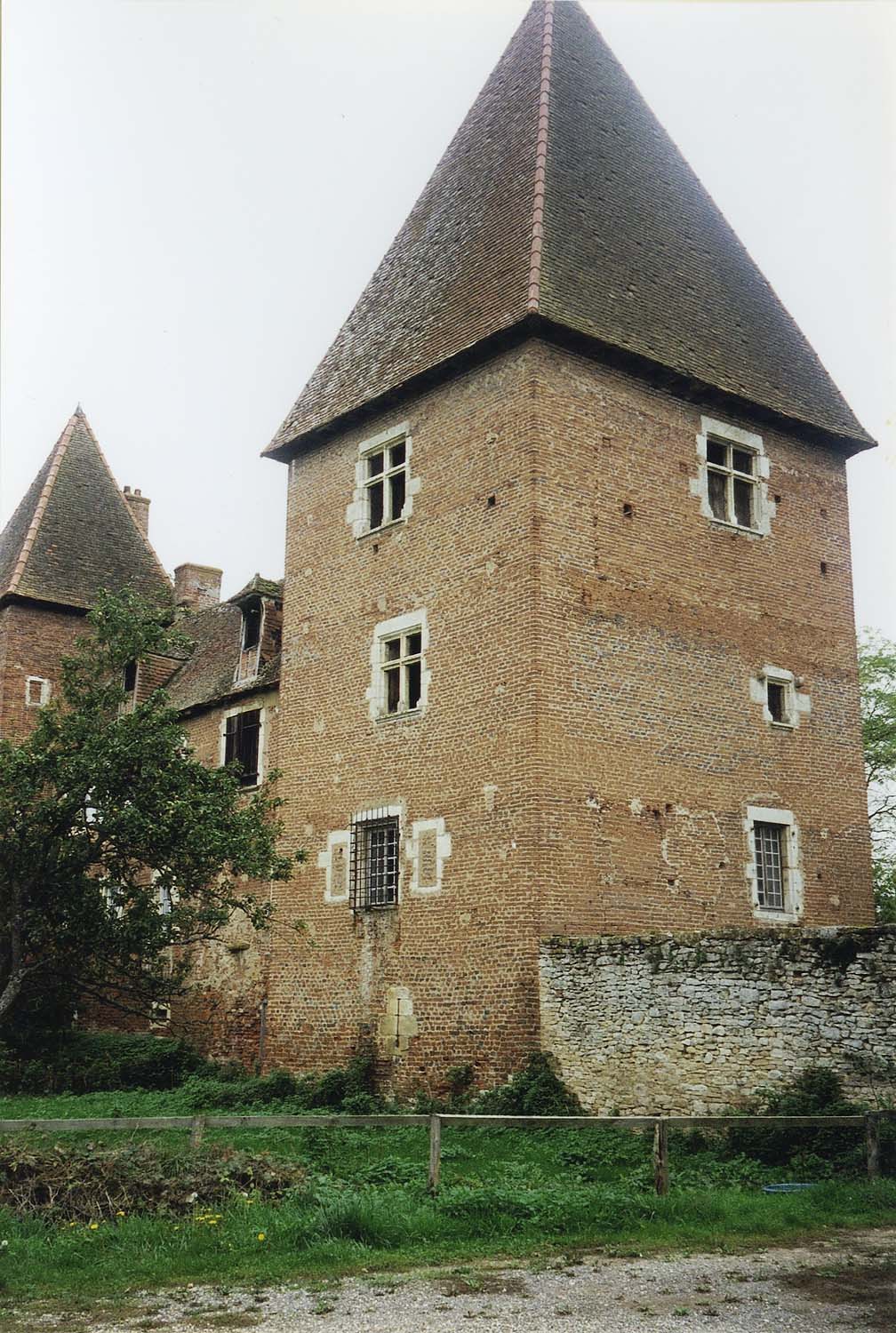 Façade du château, détail d'une tour