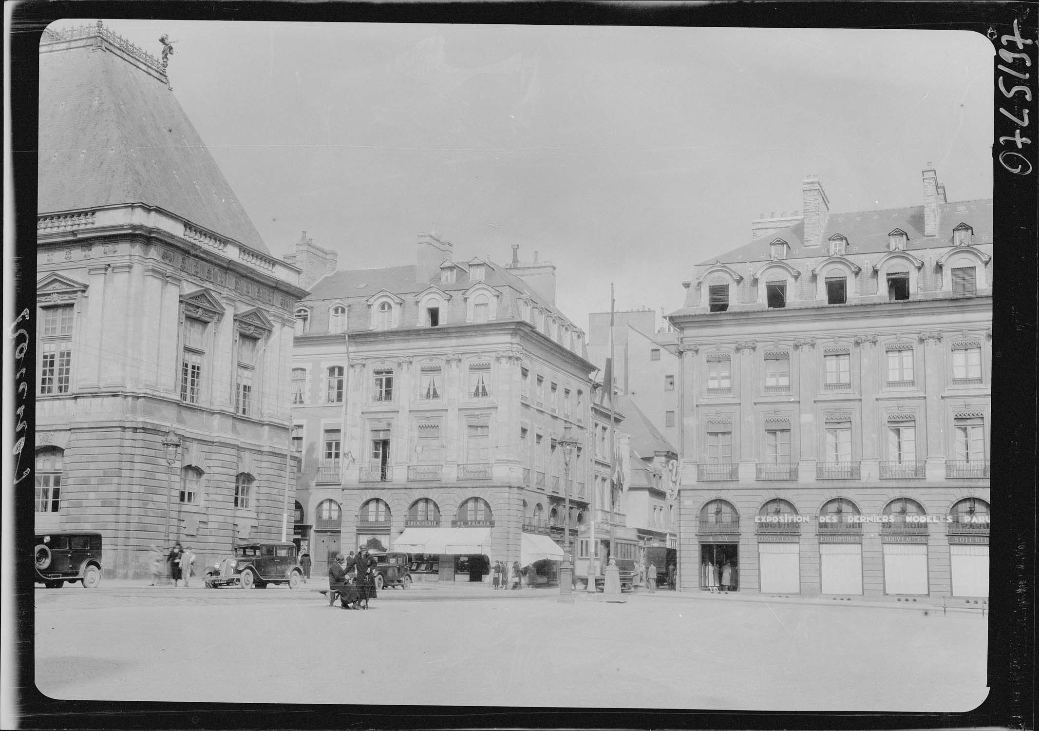 Angle sud-est de la place