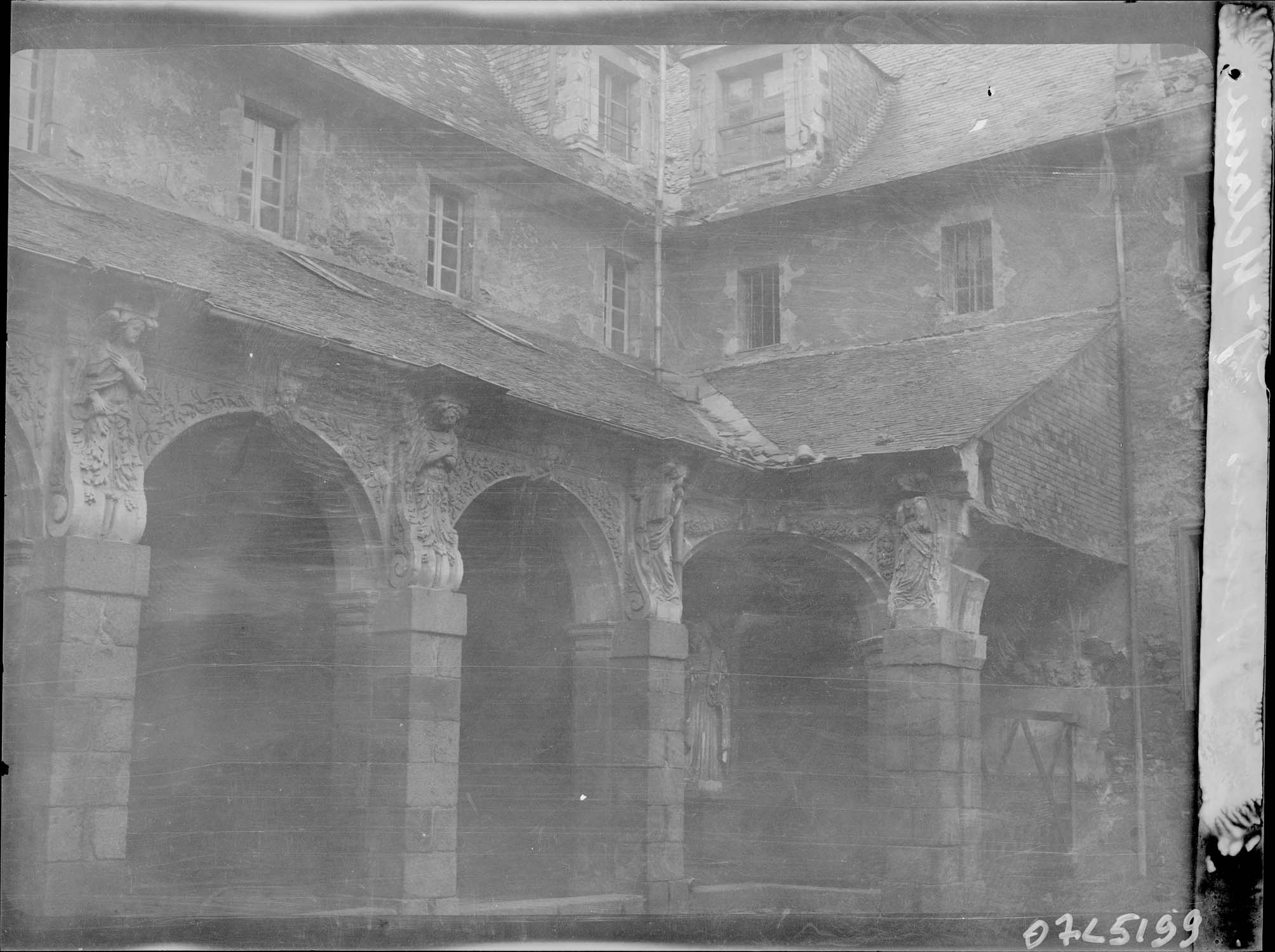 Angle sud-ouest du cloître