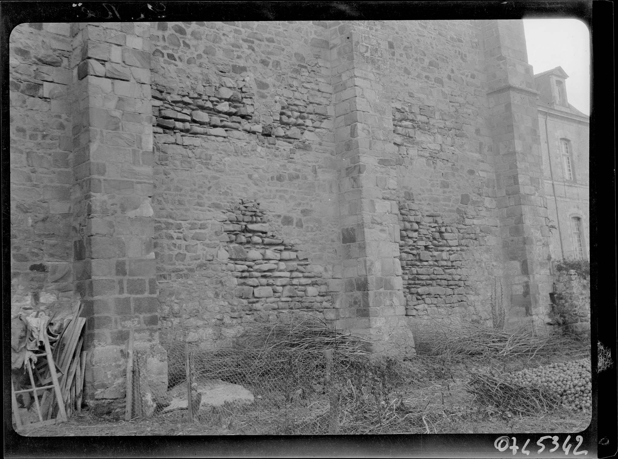 Façade nord-ouest de l'église abbatiale